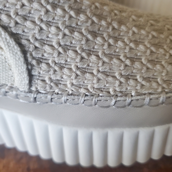 Jellypop Women's Textured Tan Slip-On Flats - Picture 8 of 8